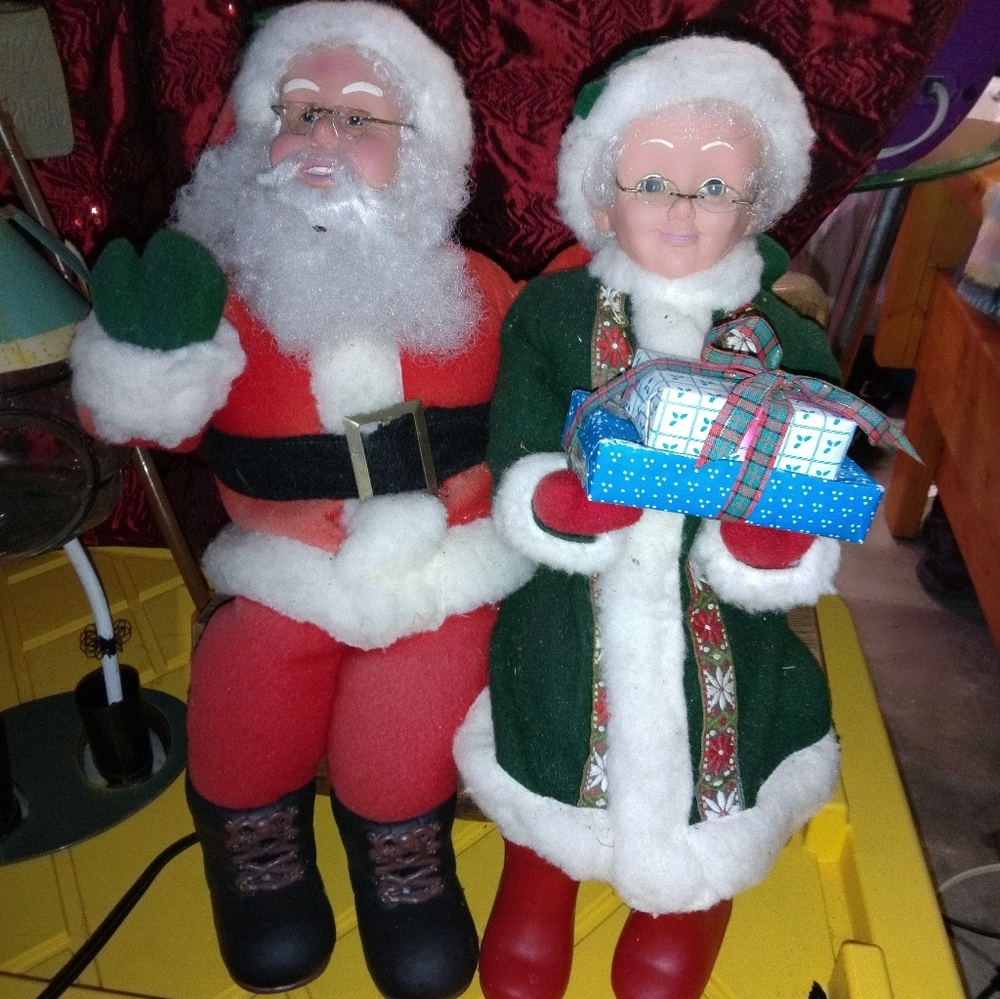 Holiday Creations Vintage 1993 Animated Christmas Santa & Mrs Claus